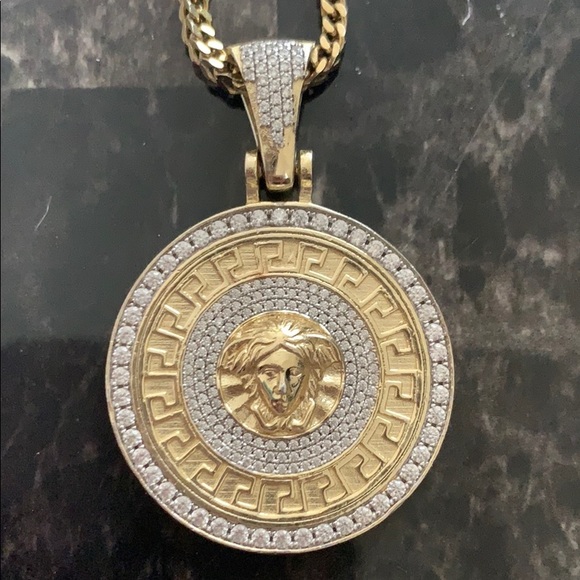 Versace Medallion (Gold) - Picture 2 of 4